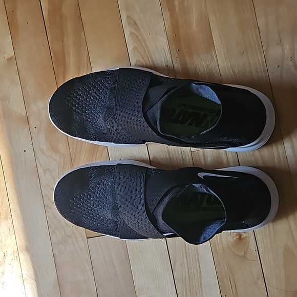 Nike black running shoes - Picture 1 of 5